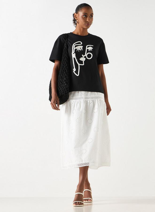 تواكستريمز تنورة ميدي إيه لاين بارزة الملمس بخصر مطاطي وتفاصيل شيفلي من تو إكستريمز - Image 2