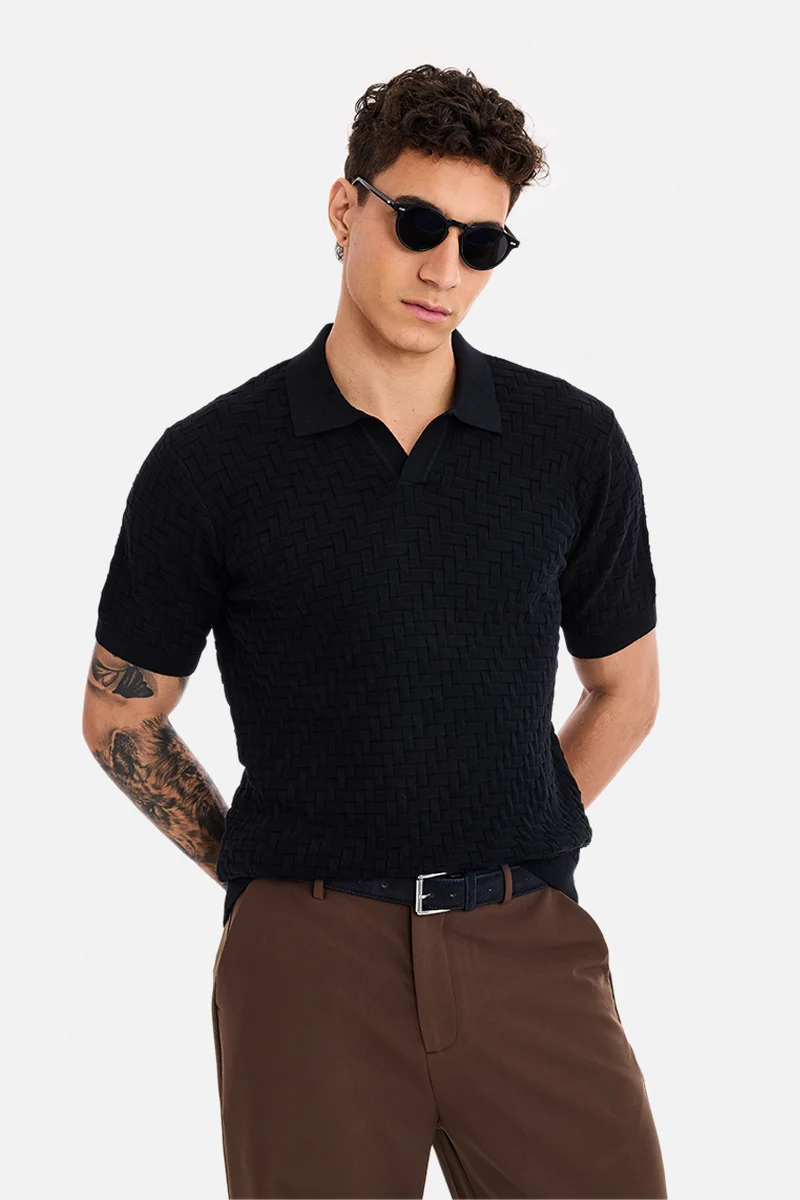 سنيتش Black Textured Half Sleeve Regular Fit T-Shirt