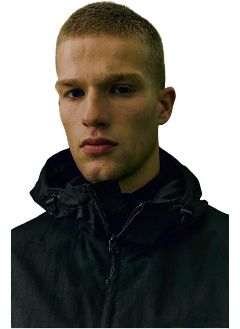 H&M Essential Regular Fit Windbreaker
