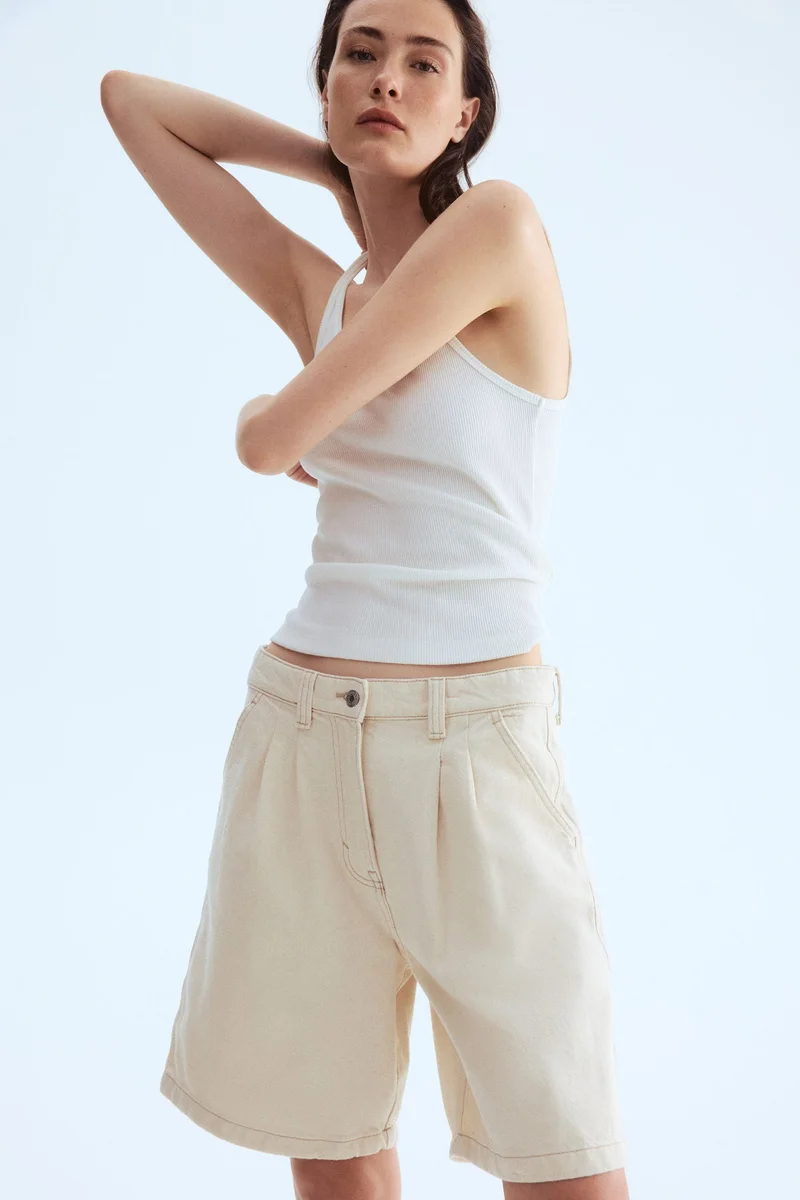 H&M Pleated denim shorts