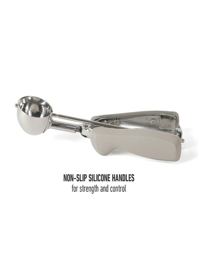 كالفالون مغرفة آيس كريم وبسكويت من الفولاذ المقاوم للصدأ من كاليفالون إيدج، مزودة بمقبض مطاطي حراري زناد - لون رمادي داكن - Image 5