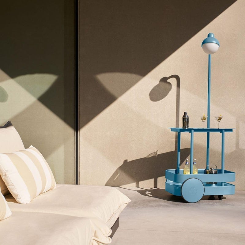 Fatboy عربة بار فات بوي جولي ترولي مع مصباح LED، مصباح لاسلكي وقابل لإعادة الشحن مناسب للاستخدام الداخلي/الخارجي (أزرق متموج) - Image 1