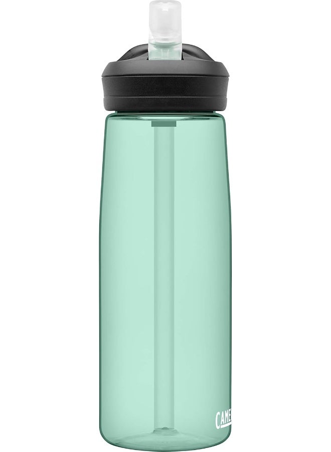 كاميلباك زجاجة مياه كاملباك إيدي+ سعة 25 أونصة – بلاستيك ترايتان رينيو مستدام – تصميم قلب واضغط واشرب بغطاء مانع للتسرب - Image 2