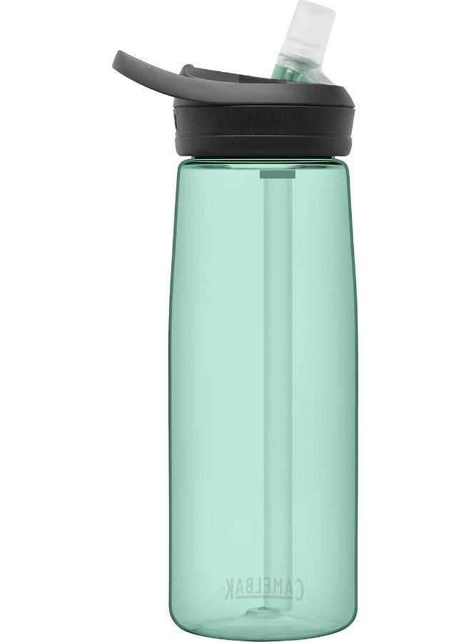 كاميلباك زجاجة مياه كاملباك إيدي+ سعة 25 أونصة – بلاستيك ترايتان رينيو مستدام – تصميم قلب واضغط واشرب بغطاء مانع للتسرب - Image 3