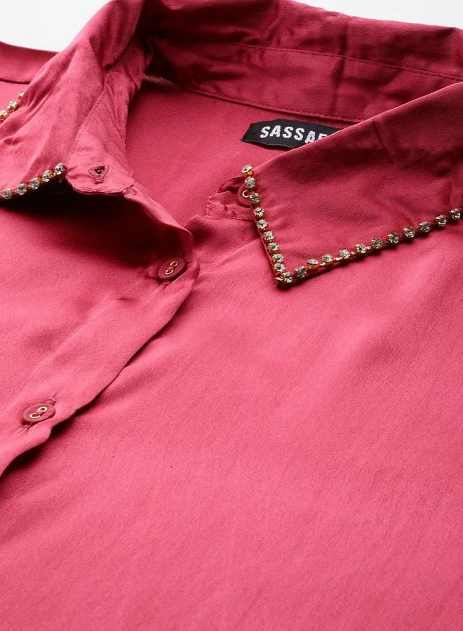 ساسافراس بلوز طويلة ساتان منمقة مع ياقة