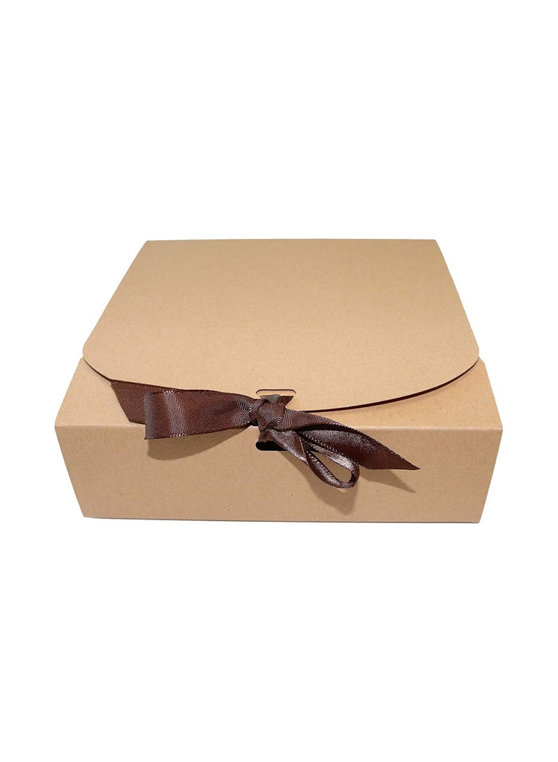 عبوة من 12 قطعة حلوى من ورق الكرافت البني الفاخر DIY صندوق هدايا مربع كبير 24 * 24 * 6 سم مع هدية شريط للشوكولاتة وديكورات حفلات الزفاف وحفلات استقبال المولود. صندوق هدايا مع شريط مفتوح من الأعلى للتغ - Image 1