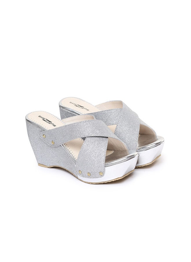 She Zone كعب ويدج بلون فضي للنساء - Image 3