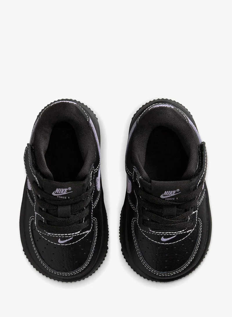 نايكي إنفانت فورس 1 لو إيزيون إل في 8 4 بي تي