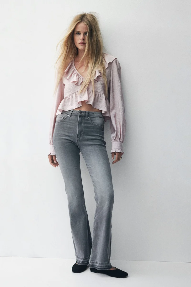 اتش اند ام جينز بقصة حافة واسعة وخصر عالي