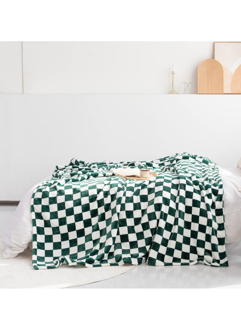 Luxurious Green Checkered Flannel Throw Blanket, Soft and Cozy for Couch, Bed, All-Season Comfort, 150 x 130 cm - Image 2