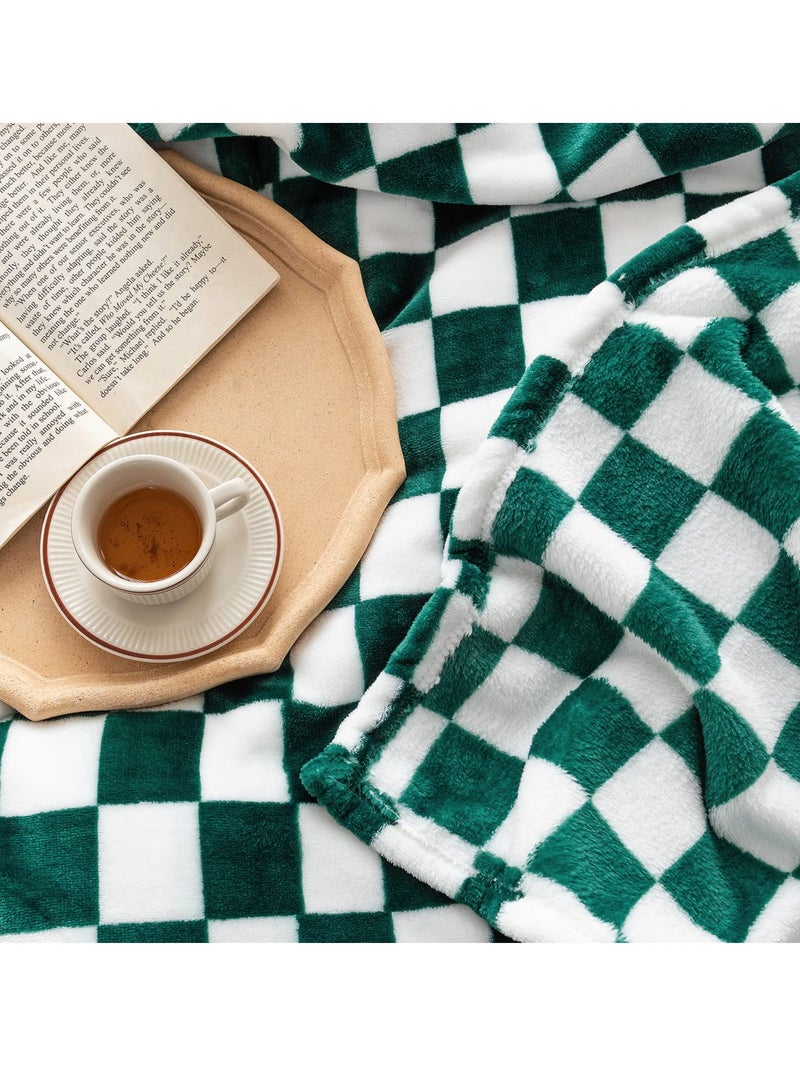 Luxurious Green Checkered Flannel Throw Blanket, Soft and Cozy for Couch, Bed, All-Season Comfort, 150 x 130 cm - Image 4