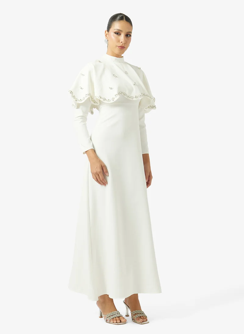 خزانة Embellished Cape Dress