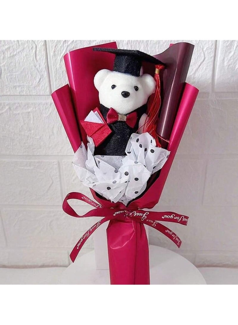 هدايا تخرج باقه ورق تغليف الورد باللون الاحمر  محشوه بتصميم دب لطيف يرتدي قبعة تخرج و لباس تخرج مناسبه لتقديمها كهديه تذكاريه و زينه تخرج - Image 1