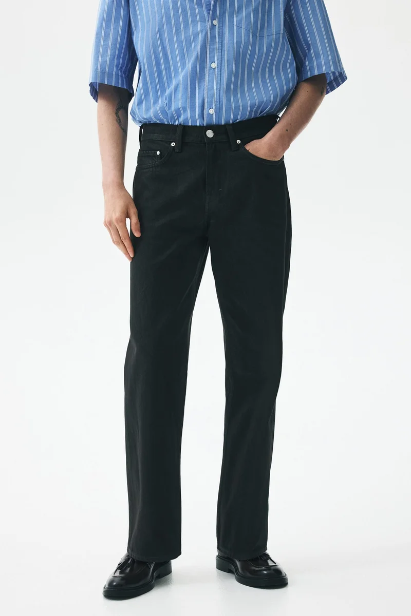 اتش اند ام جينز بقصّة مريحة وساق مستقيمة