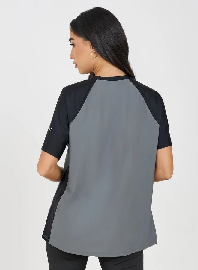 Styli Colourblock Slogan Text Sleeve Top