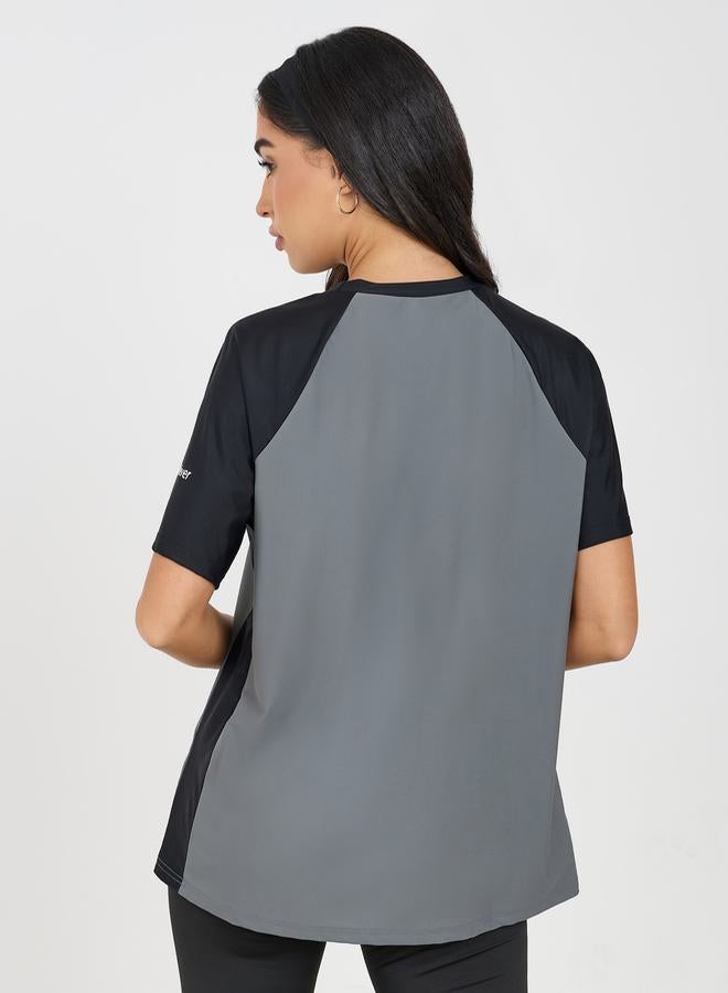 Styli Colourblock Slogan Text Sleeve Top  - Image 4