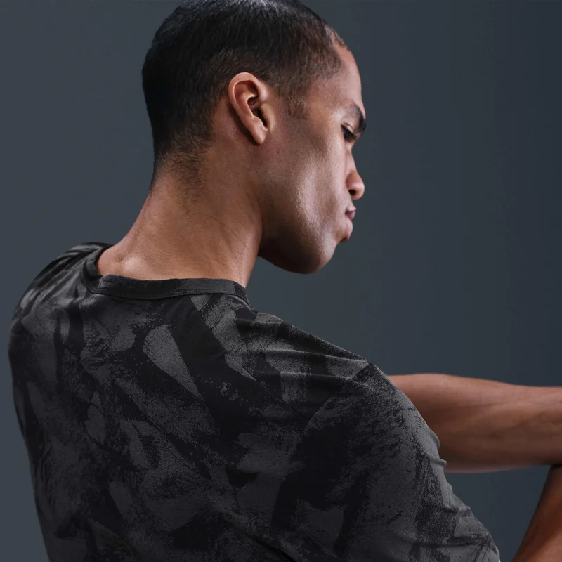 Nike Men's UV Hyverse Dri-FIT Training Top
