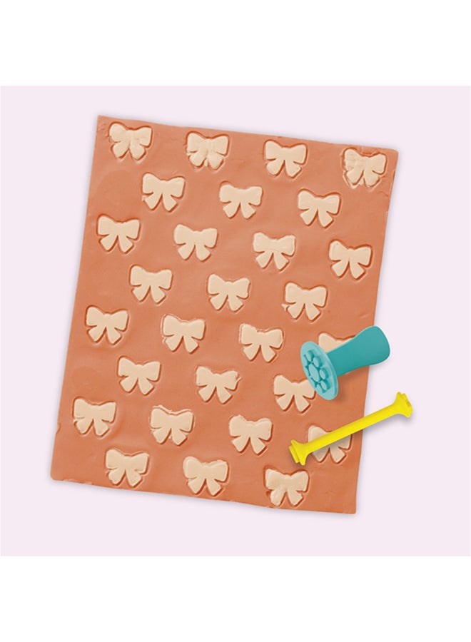 Play-Doh Barbie Pearls and Bows Patterns Pack, Refill Accessory Set for Kids 5+ (Doll Not Included) - Image 4