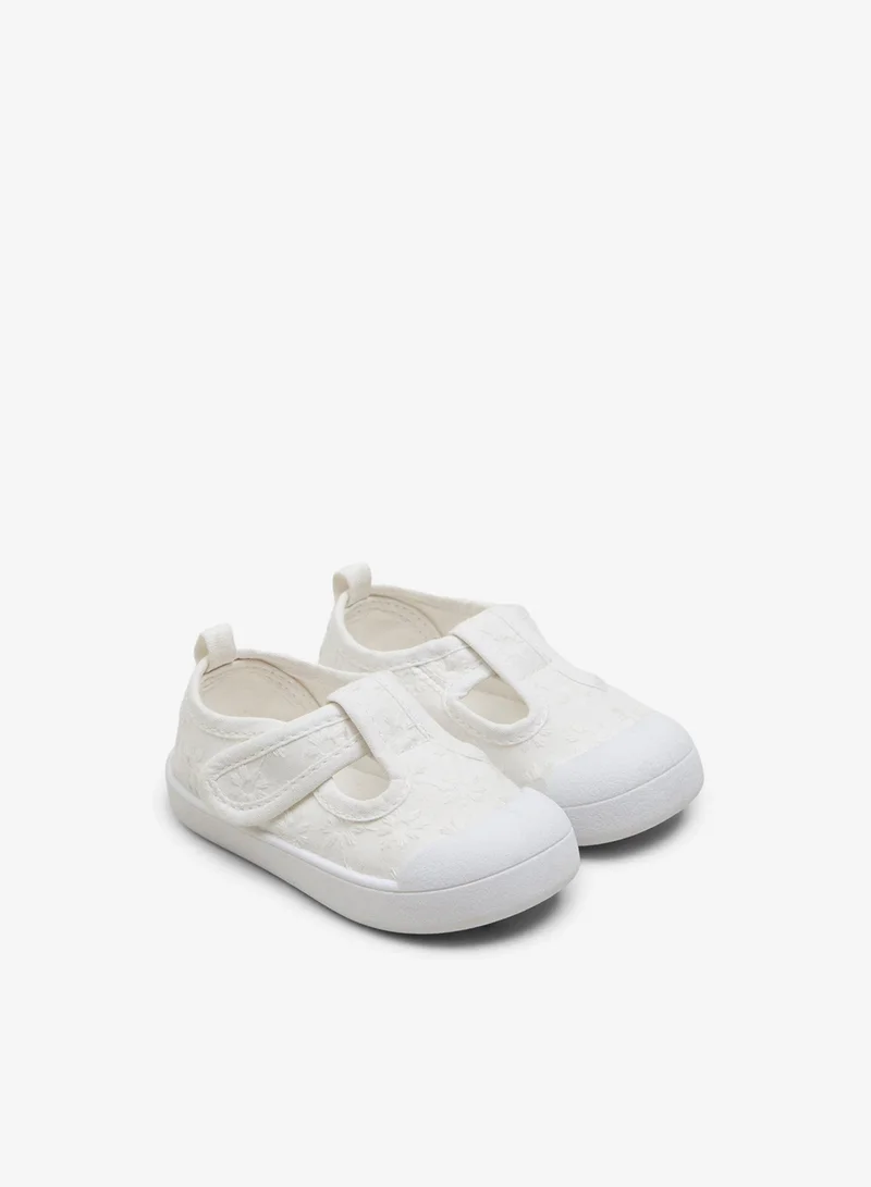 ماتلان Girls White Broderie T Bar Shoes