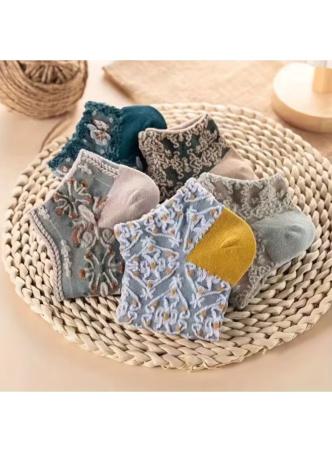 Zeemey Women's Floral Lace Invisible Boat Socks 10 Pairs Set: Fresh, Breathable, Versatile for Everyday Wear, Prevents Slip-Offs - Image 4