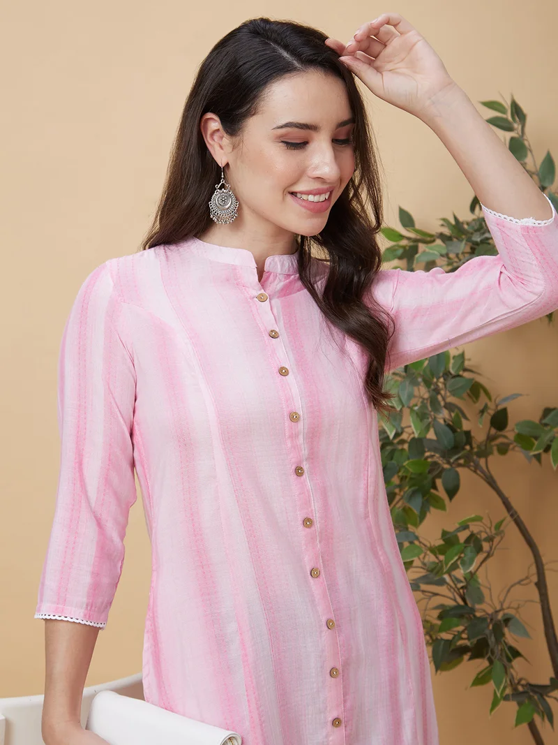 جلو باص جلوبس سنيكرز نسائي بتصميم منسوج بياقة ماندرين