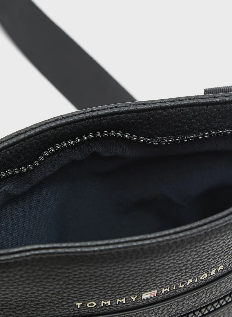 TOMMY JEANS Logo Messenger