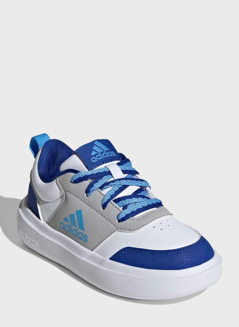 adidas شارع حديقة الشباب