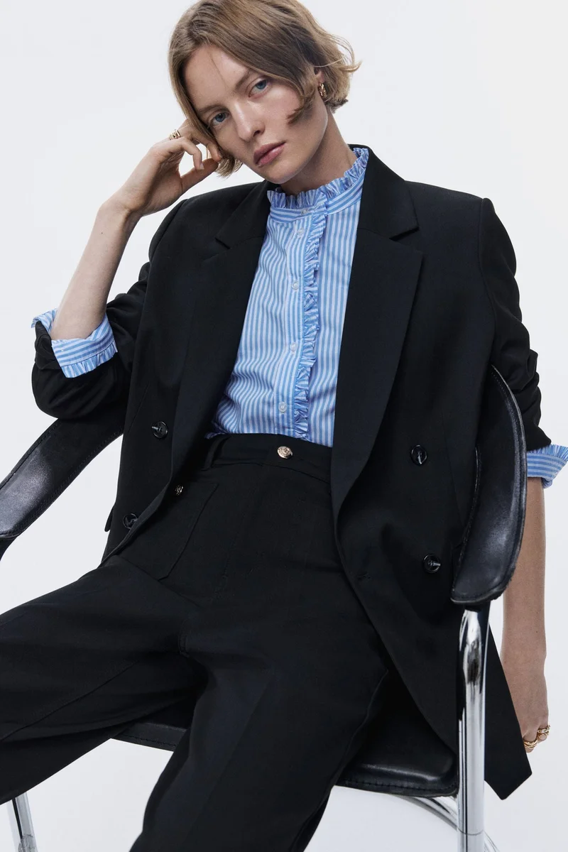 اتش اند ام بلوزة بوبلين بحواف مكشكشة