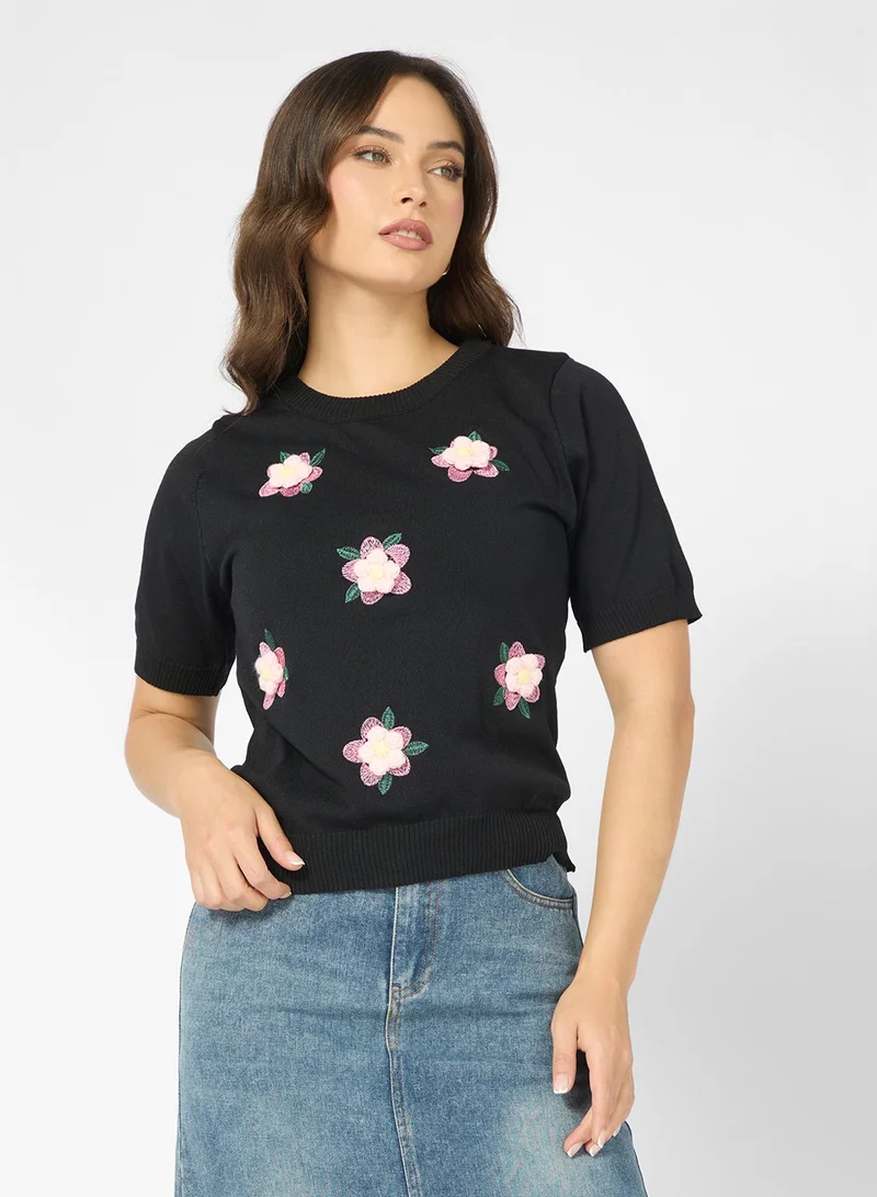 جينجر كنزة قصيرة مطرزة بالزهور