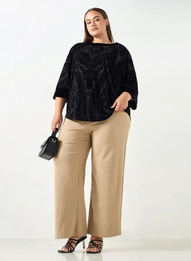 أولا بوبكن بلوزة بارزة الملمس مقاس كبير بأكمام 3/4 وطبعات أزهار من أولا بوبكن