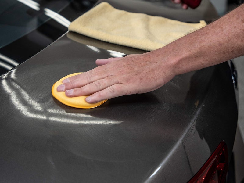 Meguiar's Deep Crystal Carnauba Wax, High-Grade Carnauba Liquid Car Wax for Long-Lasting Protection, Block Out the Elements, 16 Oz Bottle - Image 3