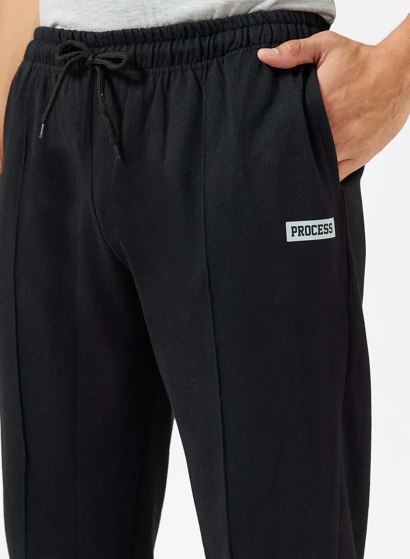 سفنتي فايف بيسيكس بنطلون رياضي بقصة مريحة وتفاصيل مخططة - Image 4