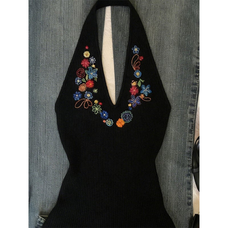 Women's Korean Retro V-Neck Embroidered Sleeveless Halter Tank Top - Image 4