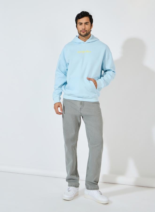 ستايلي هودي فضفاض مطبع بطبعة كتابة - Image 3