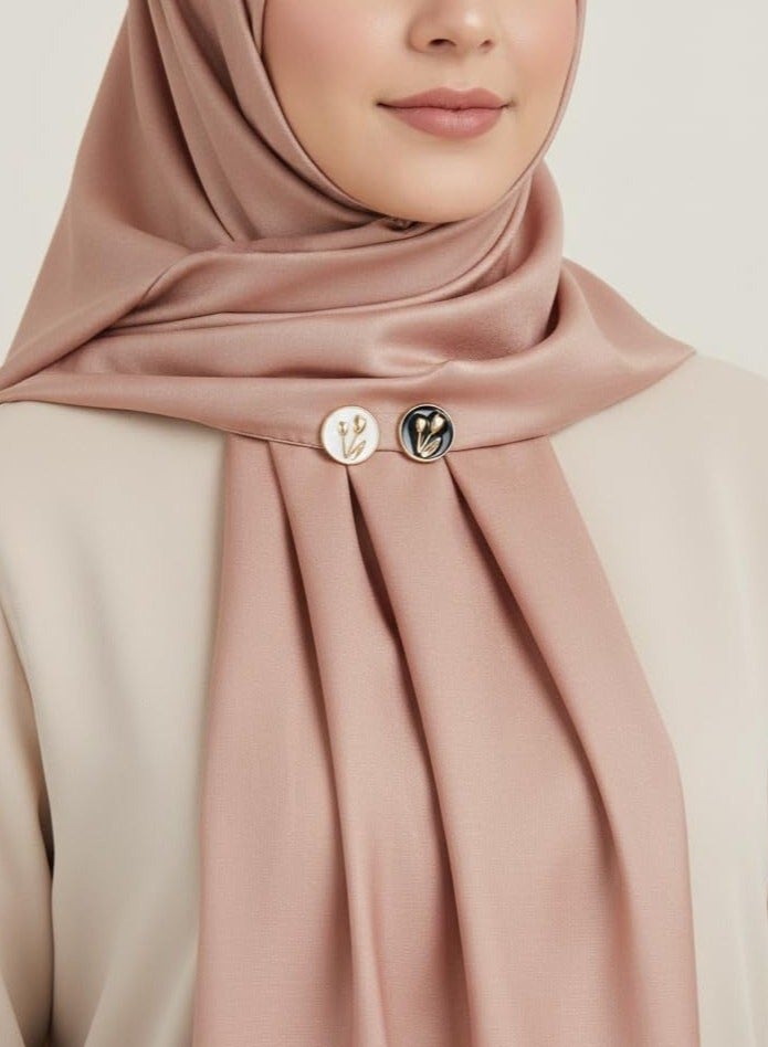 دبابيس حجاب مغناطيسية متعددة الأغراض للنساء - قطعتان - مشبك وشاح آمن بدون ثقب للقماش - مغناطيس قوي للملابس (أبيض/أسود) - Image 3