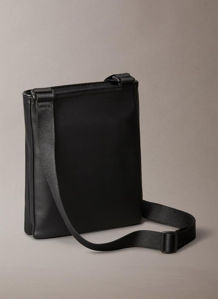 Calvin Klein Jeans Logo Crossbody Bag - Image 2
