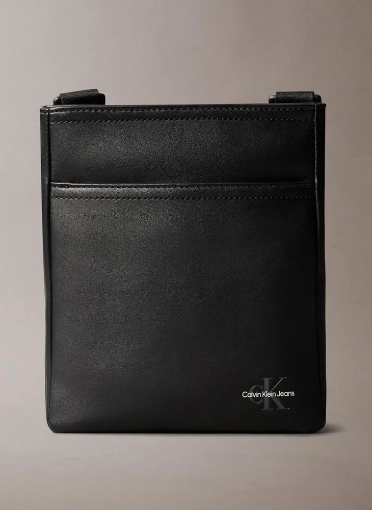 كالفن كلاين جينز Logo Crossbody Bag