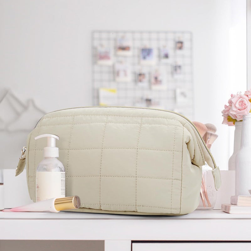 Large Capacity Cloud Bag Line Sewing Down Cotton Cosmetic Bag Portable Travel Waterproof Washes Large Storage - Image 4