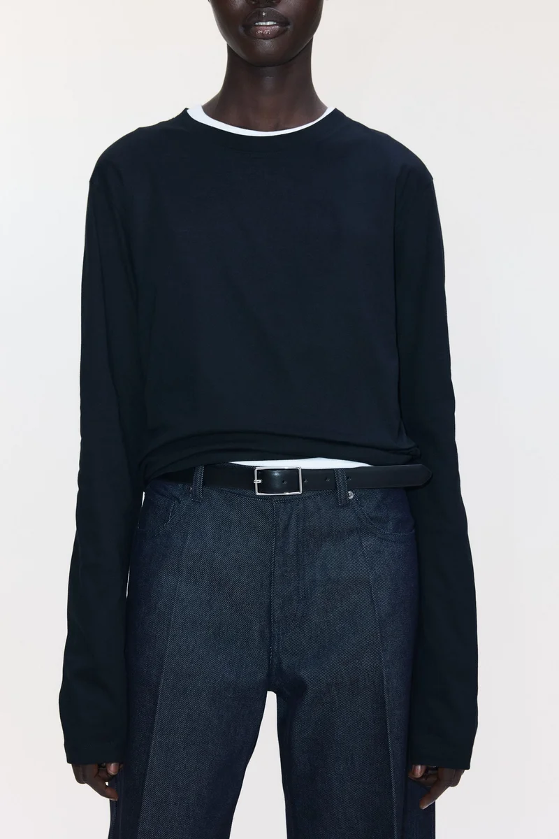 اتش اند ام بلوزة من القطن بأكمام طويلة