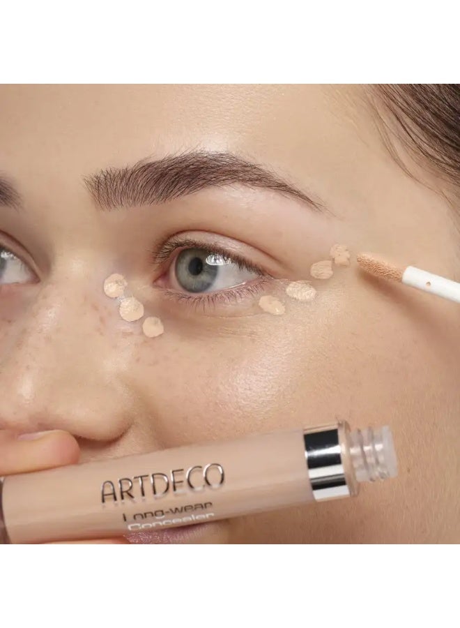 ArtDeco Long-Wear Waterproof Concealer Color 14 Soft Ivory 7ml - Image 4