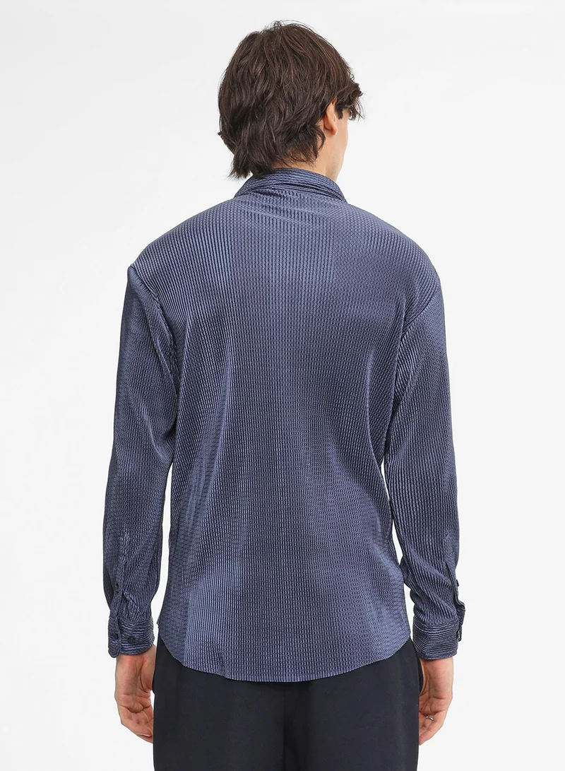 كامبوس سوترا Men's Navy Blue Textured-Pleat Shirt