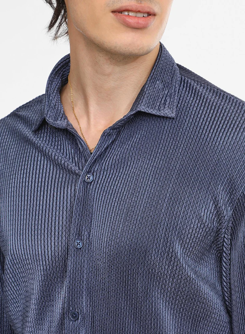 كامبوس سوترا Men's Navy Blue Textured-Pleat Shirt