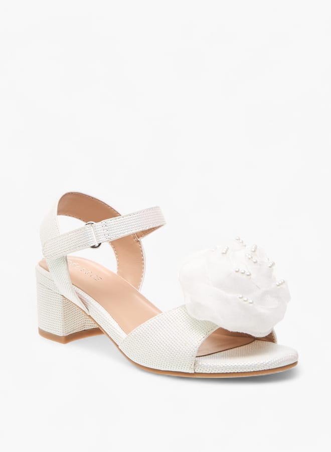 سيليست صنادل بناتي بكعب عريض وتزيين زهري مع إغلاق بشريط لاصق - Image 1