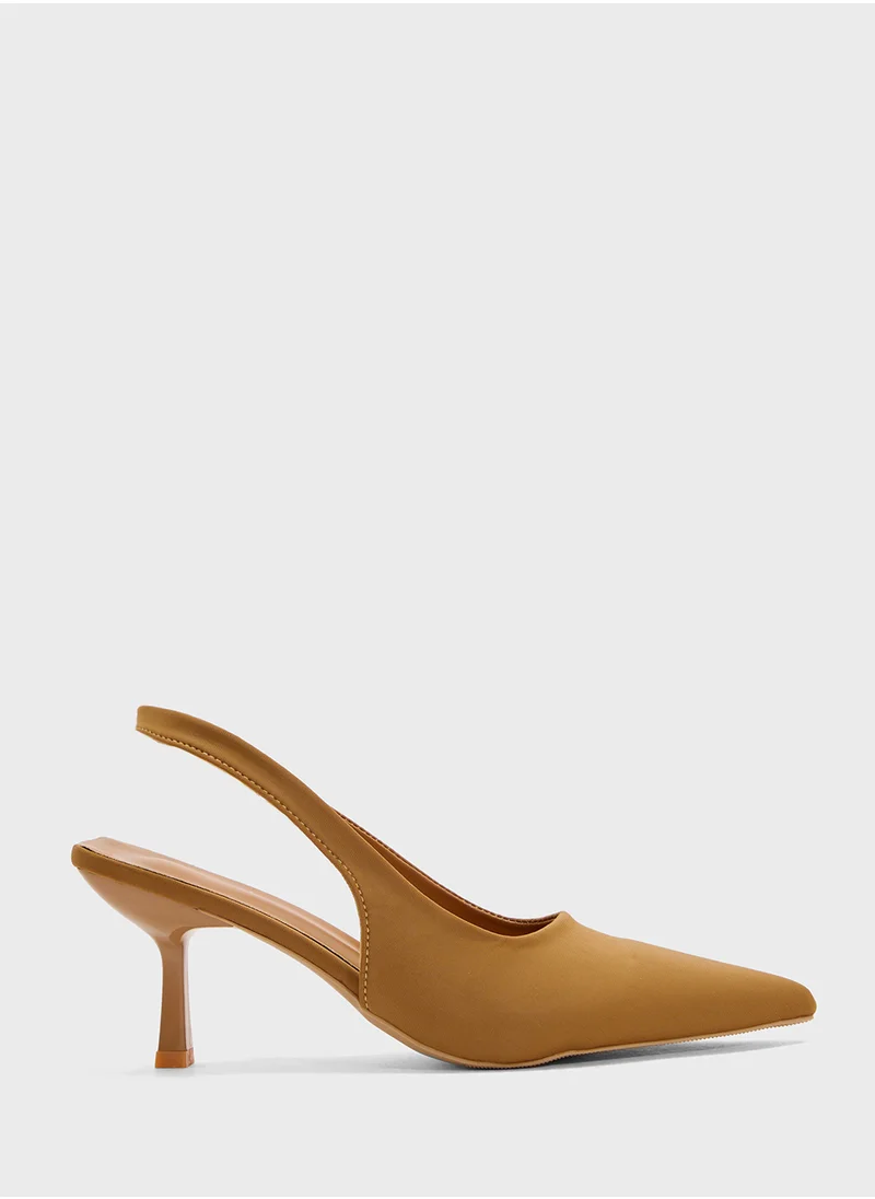 Ginger Ladies Classic Heeled Pump