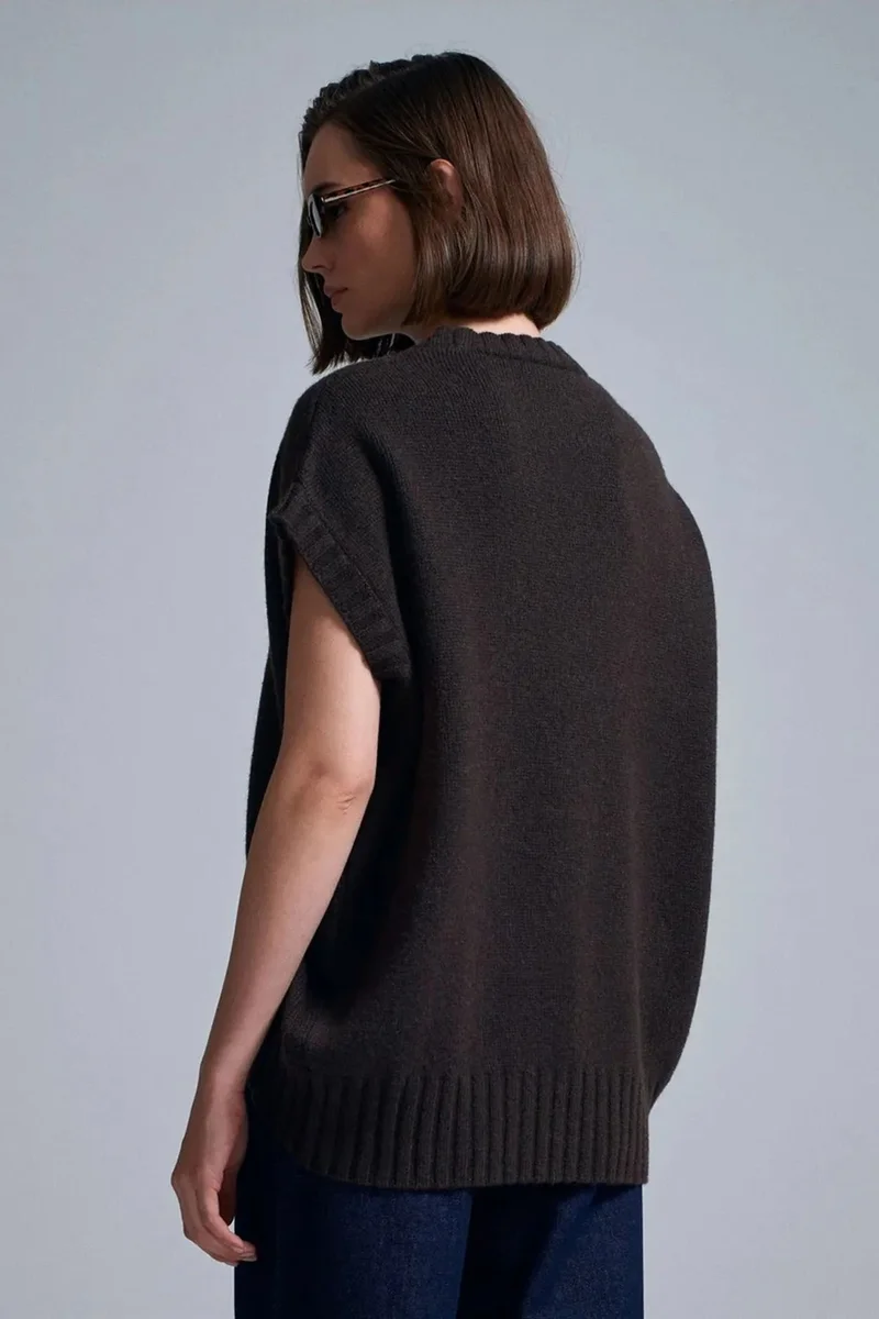Dilvin Black DILVIN Oversized Ribbed Knit Sweater Vest for Women | Best Price UAE