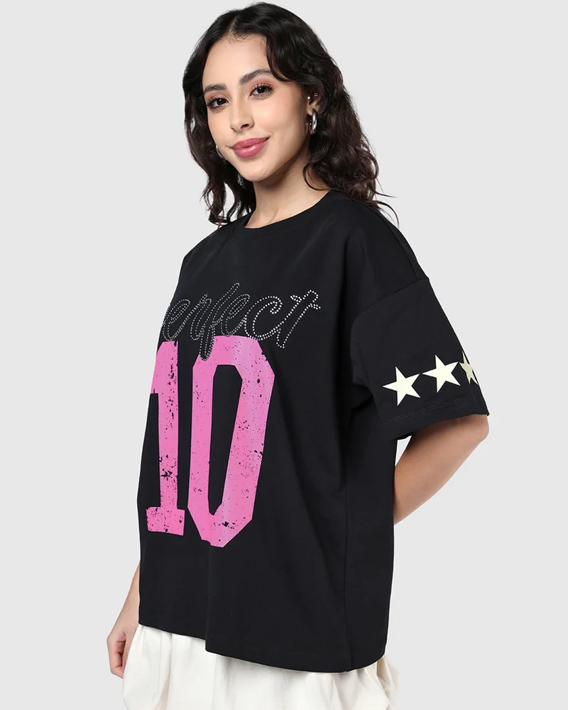 بيواكوف Women's Black Perfect Typorgraphy Oversized T-shirt