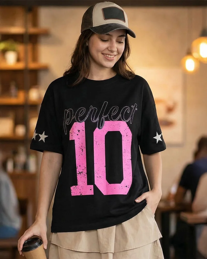 بيواكوف Women's Black Perfect Typorgraphy Oversized T-shirt