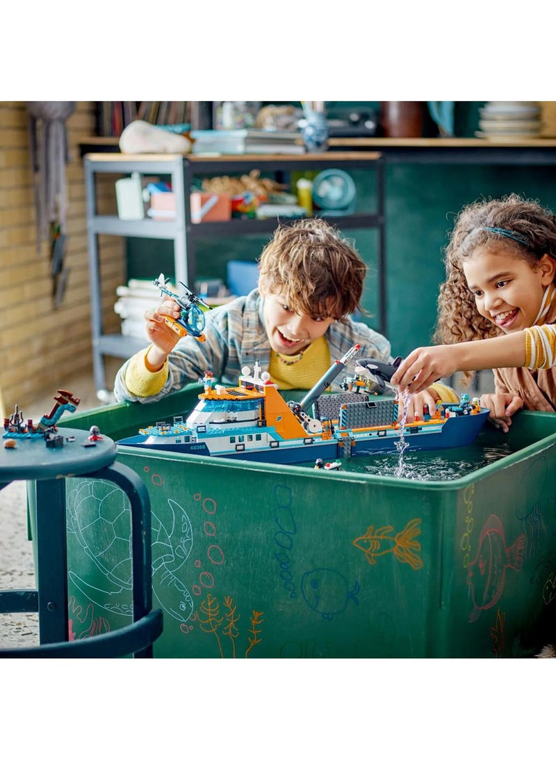 LEGO City Arctic Explorer Ship 60368 Playset - 815pcs, Floatable Boat, Helicopter, Sub, 7 Minifigs, Orca - Image 3