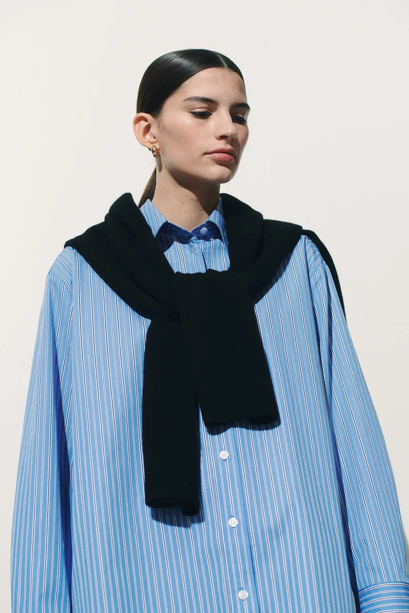 اتش اند ام قميص من البوبلين بقصّة فضفاضة