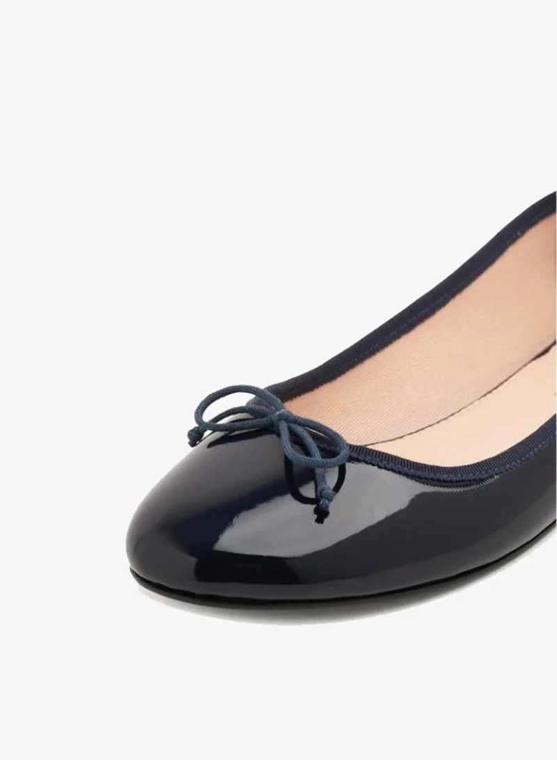 بيت الباليه أحذية باليه جلد لامع أزرق داكن